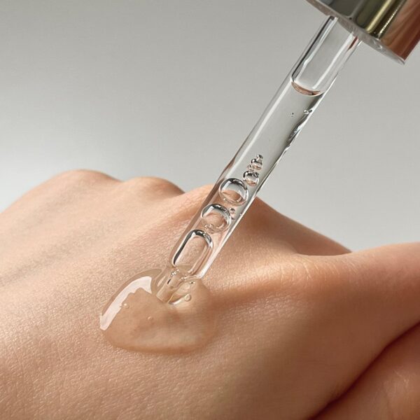 Dr. Barbara Sturm Super Anti-Aging Eye Serum - Image 3